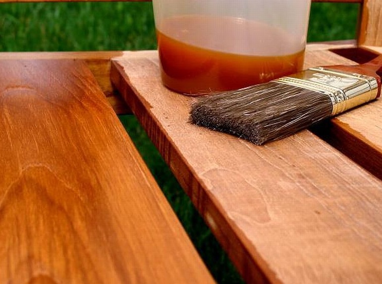 Масла и воски для обработки дерева